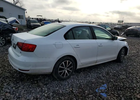 2017 Volkswagen Jetta Se z USA, uszkodzony, nr VIN 3VWDB7AJ7HM352137